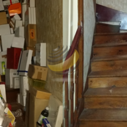 AVANT/APRES  : Désencombrement de l'escalier